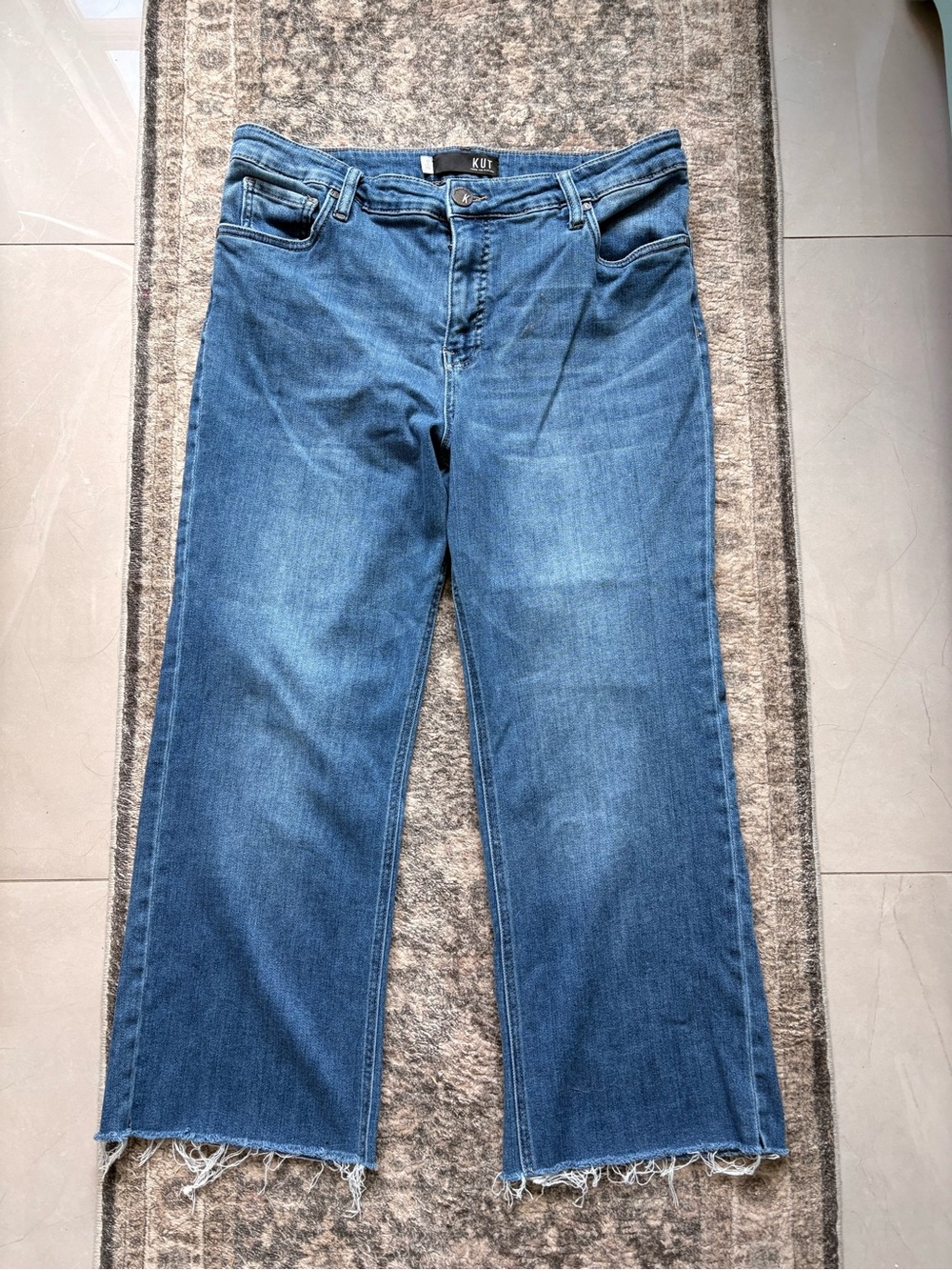 Kut from the Kloth Straight-Leg Blue Jeans - Classic Mid Wash